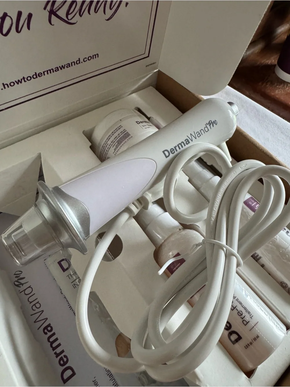 Dermawand Pro Women’s Skincare Kit — White and Purple